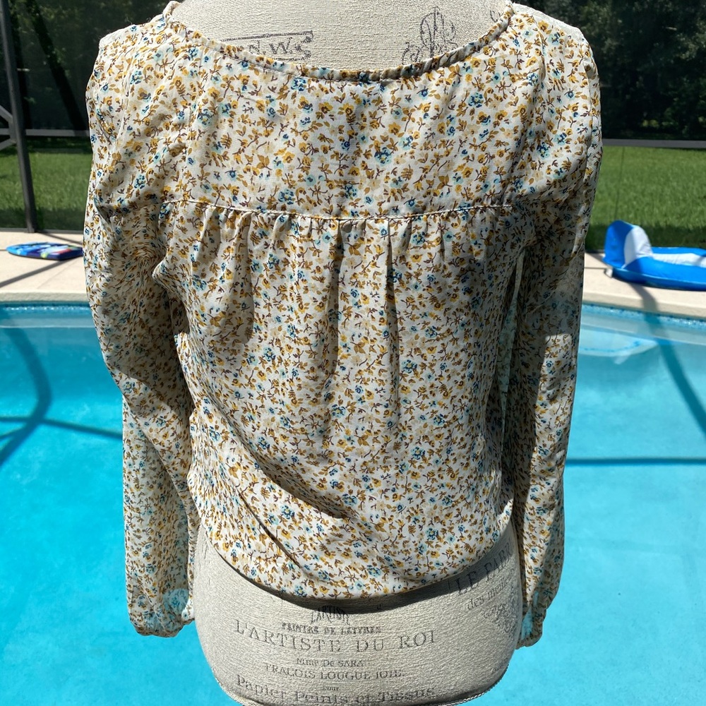 Floral Top - Picture 5 of 7